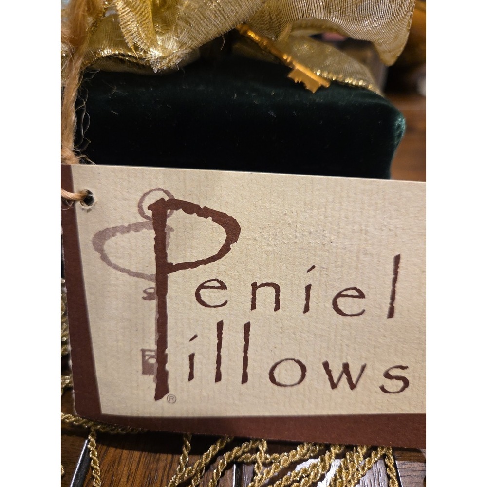 Peniel Pillows Green And Gold With Key - Picture 3 of 5